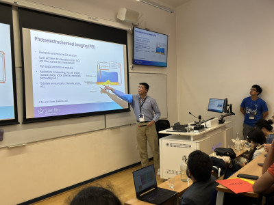 Ruixiang explains the benefits of photoelectrochemical imaging for live cell monitoring