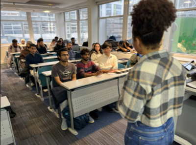 Energy expert Pauline Marie Françoise Kasongo-Ntumba delivers a talk to students